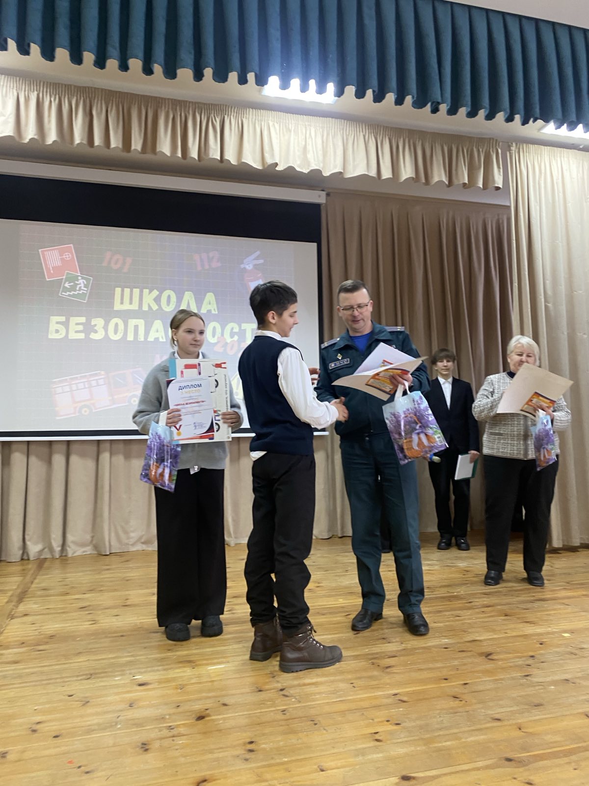 IMG 09844eab073081a12ece19f89634437a V