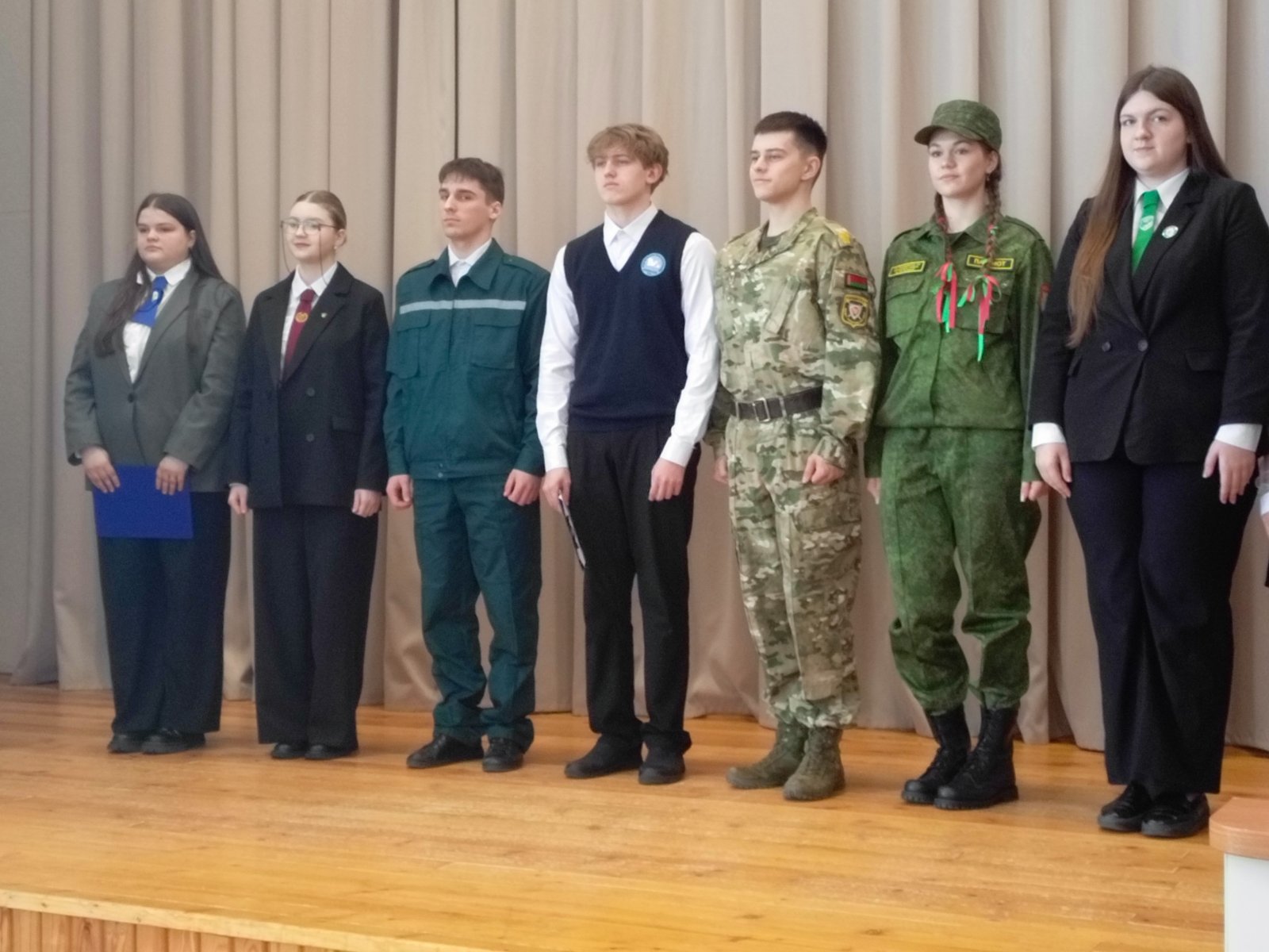 IMG 965fa64b7719f7af25307ab118f69990 V